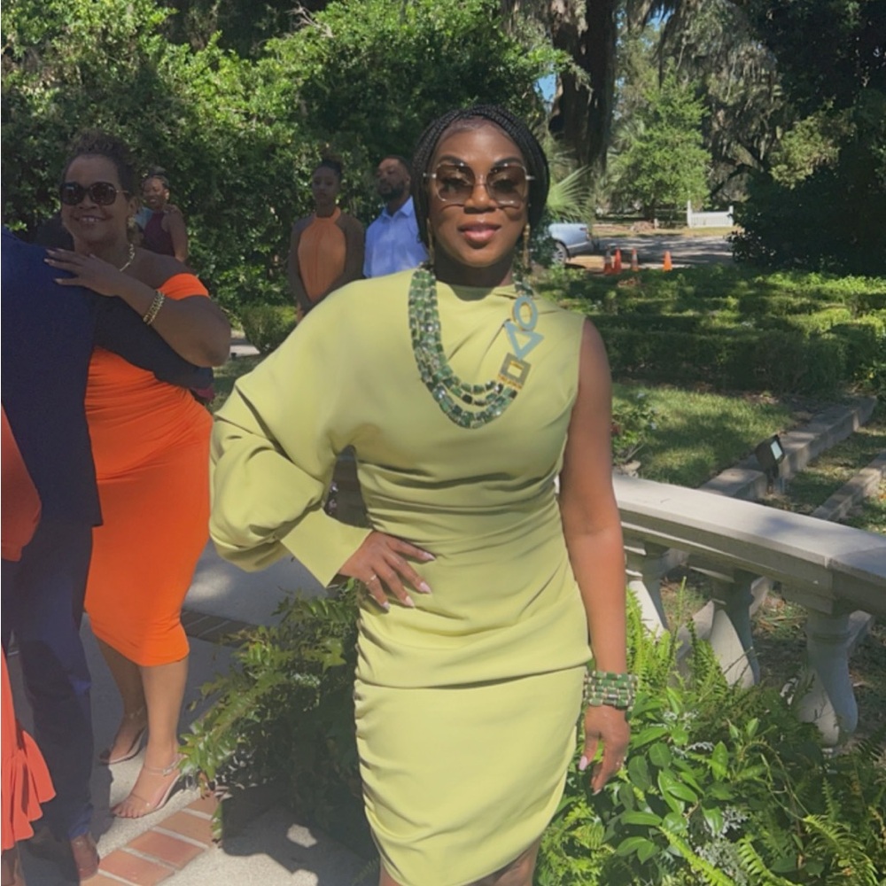 Meet your Posher, Monique